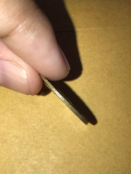 เหรียญกลม หลวงพ่อโอภาสี อาศรมบางมด กรุงเทพ เนื้อเงิน หูเชื่อม บล็อคเขยื้อน ผิวเดิม เหรียญบาง ตรงกลางนูน เก่า แท้ แปลก หายากมาก เหรียญหลวงพ่อ รูปที่ 4