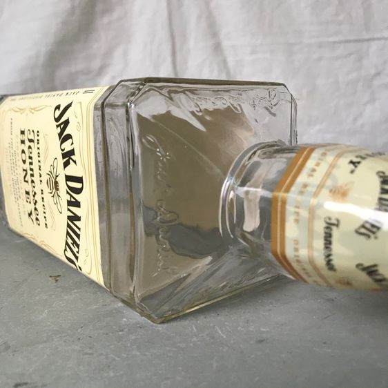 ขวดเหล้าเปล่า Jack Daniel’s Tennessee Honey สะสม แต่งร้าน แต่งบ้าน รูปที่ 5