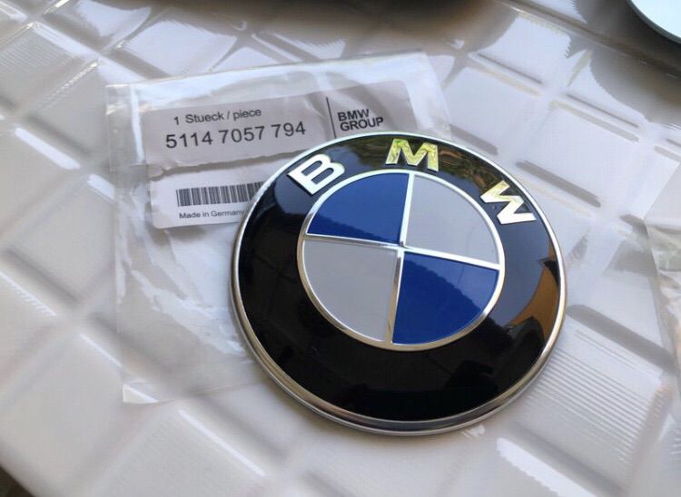 แผ่นกระจกข้าง และ โลโก้ฝากระโปรง BMW F10 520d 523i 528i มีระบบ Heater โช๊คฝาโปรงหน้า F10 รูปที่ 8