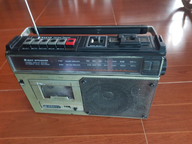 ของสะสม classic แนว วินเทจ เครื่องเล่นเทป Sanyo  รูปที่ 2
