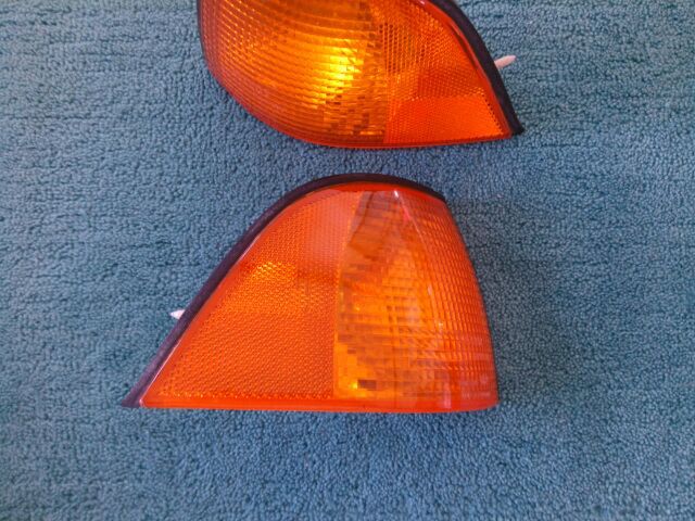 ไฟเลี้ยวมุมส้ม US SPEC สำหรับ BMW E36 COUPE ครบคู่สภาพดีจากเมกา ของแท้บีเอ็มดับบริว หายาก ของเก็บอีกชิ้นที่ผมไม่เคยใช้ รูปที่ 5