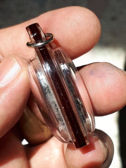 พระปิดตา พิมพ์เศรียรแหลม 2 หน้ายันต์ยุ่ง เนื้อสัมฤทธิ์ หลวงปู่เอี่ยม วัดหนัง สร้างประมาณปี พ.ศ. 2440 –2450 บนองค์พระจะเป็นเส้นกลมนูนเหมือนเส รูปที่ 4