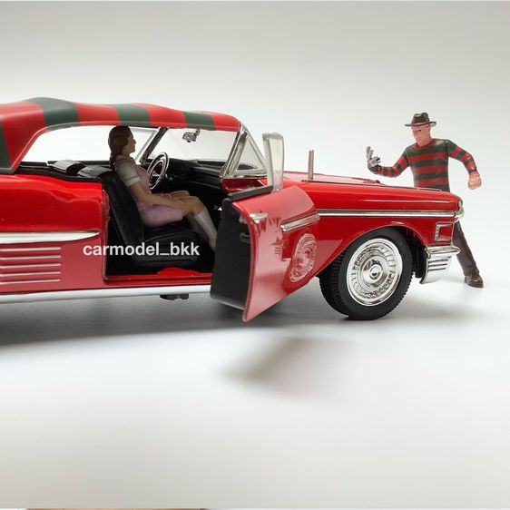 โมเดลรถเหล็ก Cadillac ปี 1958 Red พร้อมตัวโมเดล Freddy Krueger แบรนด์ Jada ขนาด 1 ต่อ 24 โมเดลรถจากภาพยนคร์ Diecast CarModelBKK รูปที่ 6