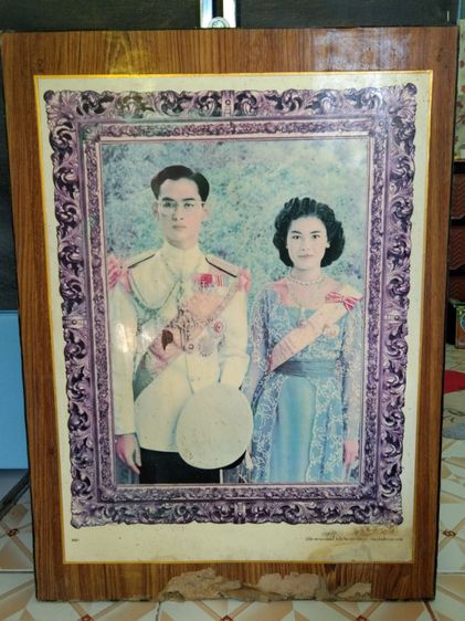 พระฉายาลักษณ์รัชกาลที่๙และพระราชินี รูปที่ 3