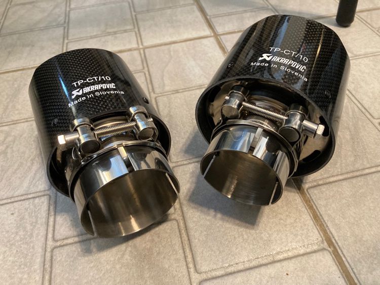 ปลายท่อไอเสีย ท่อเดี่ยว AKRAPOVIC Stainless Carbon Kevlar แท้ รูปที่ 9