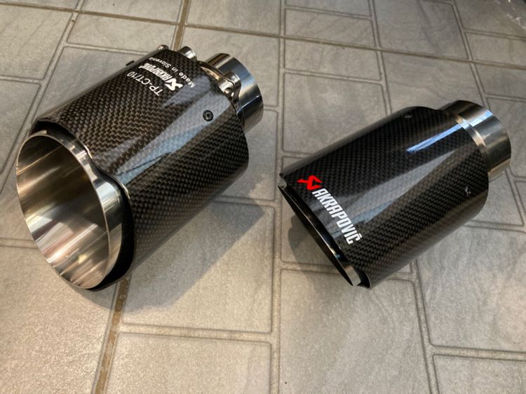 ปลายท่อไอเสีย ท่อเดี่ยว AKRAPOVIC Stainless Carbon Kevlar แท้ รูปที่ 10