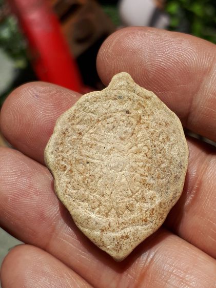 พระโพธิจักร ท่านพ่อลี วัดอโศการาม ปี 2500 หลังยันต์ดวง เนื้อผง มีมวลสาร พิมพ์คมชัด ผิวแห้ง เดิมๆ เป็นธรรมชาติ สภาพสมบูรณ์ สวยมาก เก่า แท้ หา รูปที่ 4