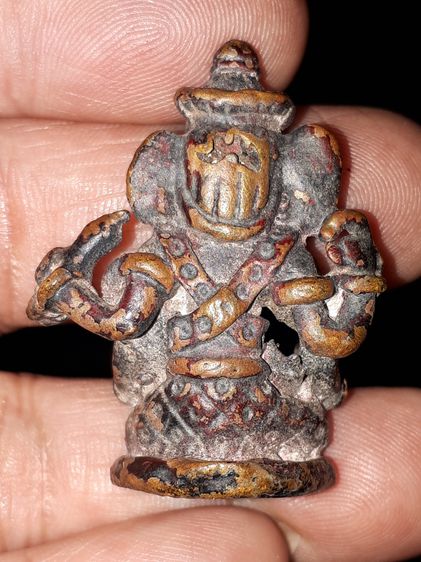 พระพิฆเนศ งาเดียว เนื้อสำริด มีน้ำหนัก เก่า ผิวพรุน เป็นหลุม และที่ฐานมีรอยตะไบหยาบ เก่า แท้ แปลก หายาก อายุประมาณ 100 ปี ไม่ทราบที่ รูปที่ 8