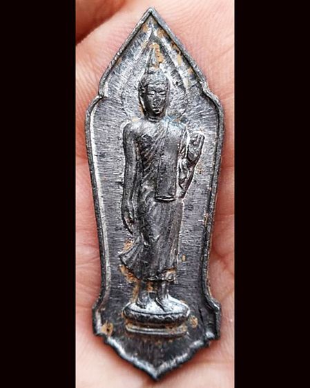 พระลีลา 25 พุทธศตวรรษ เนื้อชิน พิมพ์รองเท้าบูทคู่ มีเส้นเชื่อม รูปที่ 5