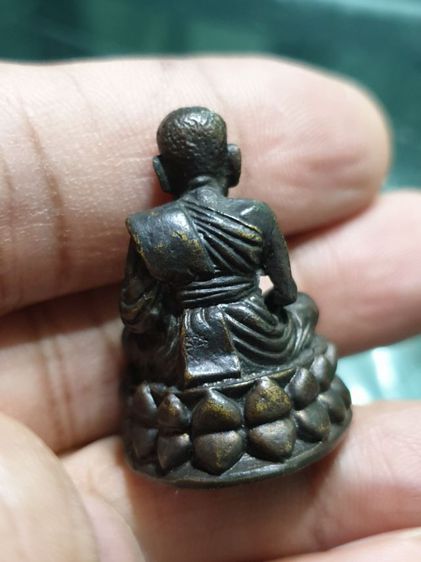 รูปหล่อหลวงปู่ทวด พ่อท่านฉิ้น วัดเมืองยะลา ปี2540ตอกโค๊ต

 รูปที่ 9