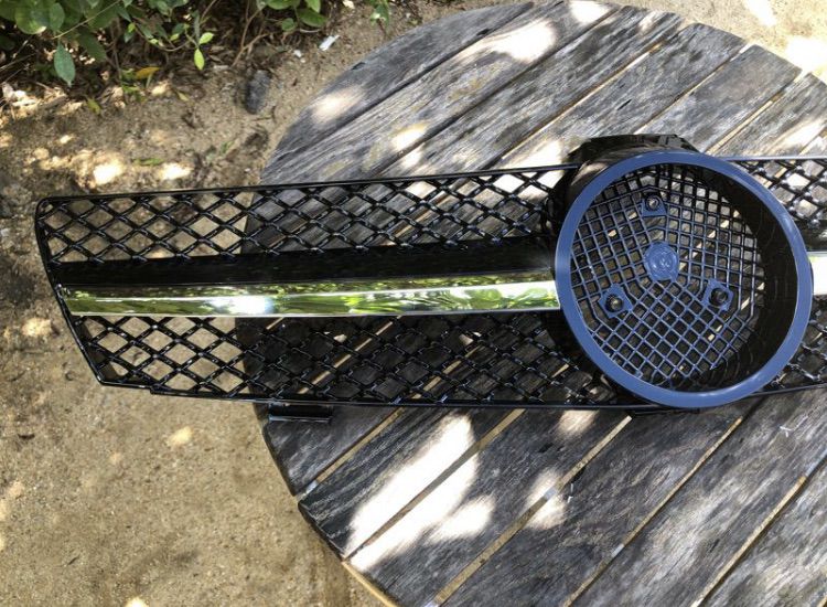 กระจังหน้า ดาวจม Benz W219 CLS AMG Facelift สีดำเงา เหมือนรุ่น CLS W218 ไฟเลี้ยวกระจกข้าง โช๊คฝากระโปรงหน้า รูปที่ 9