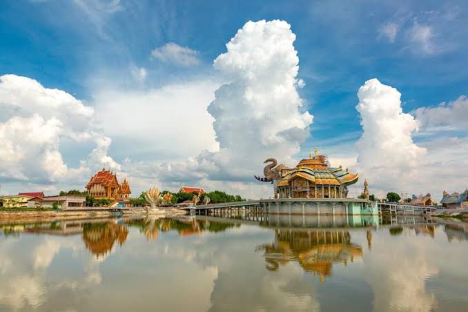 เหรียญที่ระลึก พระหลวงพ่อคูณ รุ่น มหาบารมี คูณ สรงน้ำ อุปสมบทครบ 70 พรรษา อายุ 91 ปี รูปที่ 8