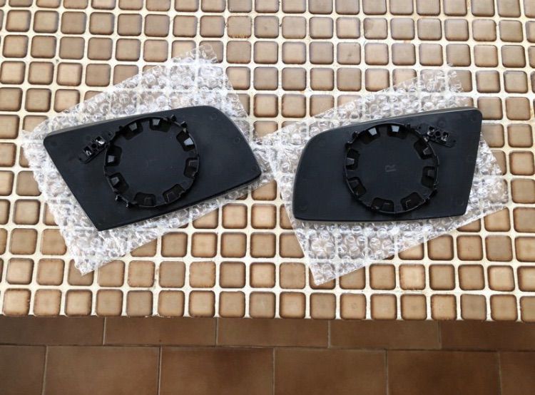 แผ่นกระจกข้าง BMW E60 รุ่น PreLCi และ LCi 520i 520D 525i 525ise 530i  ช่องลมกระจังหน้า E60 LCi รูปที่ 2
