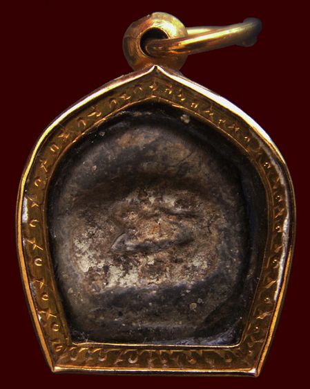 พระกรุวัดท้ายตลาด พิมพ์สมาธิ กรุเก่า เลี่ยมทอง รูปที่ 2