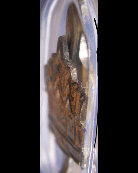 แหนบสมเด็จพระพุฒาจารย์ (นวม) วัดอนงค์ พิมพ์ซุ้มปราสาทขอบเลื่อย เนื้อเงินกะไหล่ทอง ก้านอัลปาก้า พ.ศ. 24กว่า รูปที่ 4