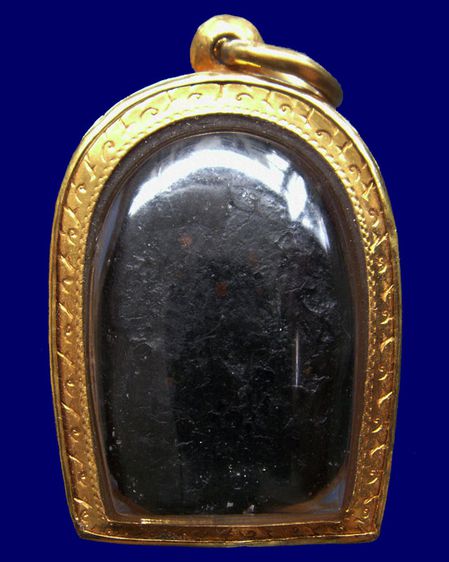 ปิดตาหลวงปู่จีน วัดท่าลาด พิมพ์เม็ดกระบก พร้อมเลี่ยมทองกันน้ำ  รูปที่ 2