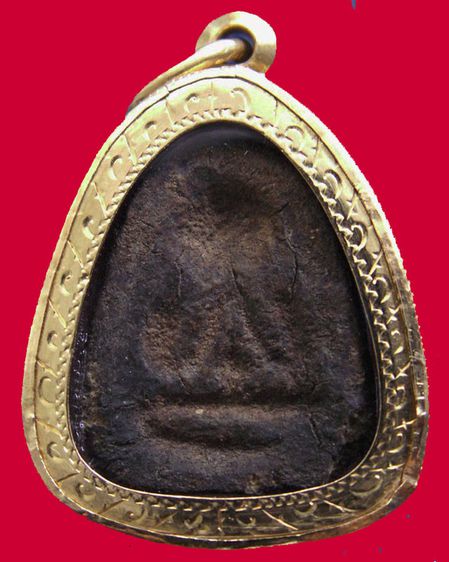 หลวงปู่เฮี้ยง วัดป่า จ.ชลบุรี ปิดตาสะดือใหญ่หลังแบบ พ.ศ. 2496 เนื้อผงคลุกรัก ผสมผงหลวงพ่อแก้ว เลี่ยมทองกันน้ำ  รูปที่ 2