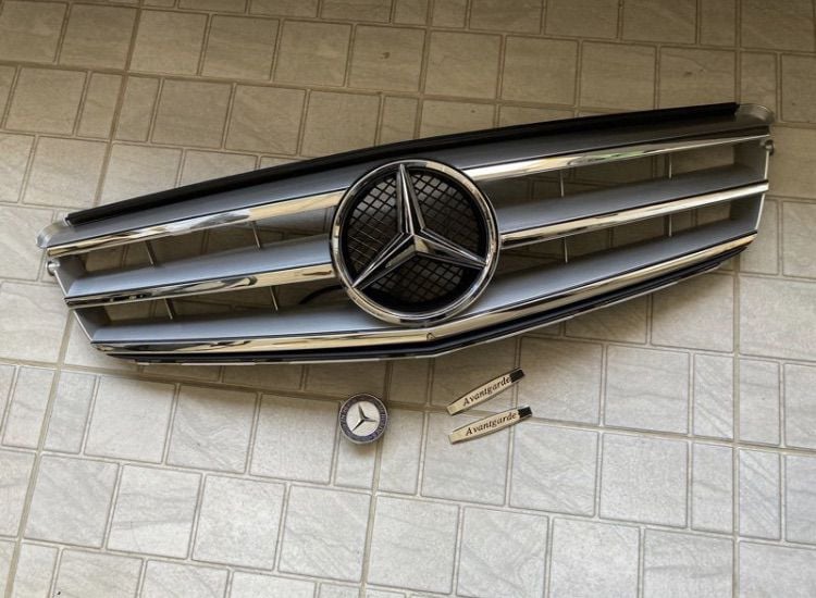 ชุดแปลง Benz W204 AVANTGARDE กระจัง ดาวใหญ่ ดาวฝากระโปรง ป้ายAvantgarde  รูปที่ 1