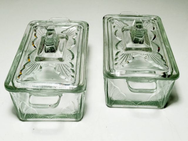 Stunning Deco Glass Butter Dish รูปที่ 1