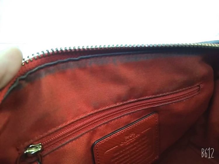 กระเป๋าสะพาย Coach ทรงหมอน 9” ของแท้ รูปที่ 9