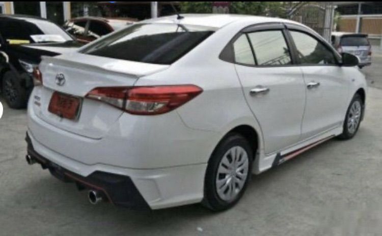 ชุดแต่ง New Toyota Yaris S Sporty ท่อคู่ ไฟทับทิมท้าย มี 2 รุ่น 4 และ 5 ประตู เสกิร์ตกันชน หน้า-หลัง รูปที่ 17