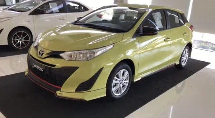 ชุดแต่ง New Toyota Yaris S Sporty 5 ประตู ปี2019-ปัจจุบัน เสกิร์ตกันชน หน้า หลัง ของแท้ รูปที่ 12