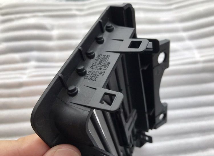 ช่องแอร์ BMW F10 ซีรี่ย์ 5 มี 3 อันครับ หน้ากลาง-ขวา-หลัง BMW 520i 520D 523i 530i M5 รูปที่ 5