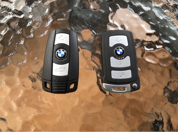 กรอบกุญแจ BMW แบตรีโมท รุ่นKeyless 3 ปุ่ม E90 E92 E93 E60 E53 E70 E83 E84 E89 4 ปุ่ม E65 E66 Series7 730Li 740Li 750Li รูปที่ 1
