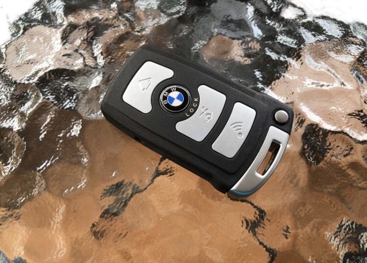 กรอบกุญแจ BMW แบตรีโมท รุ่นKeyless 3 ปุ่ม E90 E92 E93 E60 E53 E70 E83 E84 E89 4 ปุ่ม E65 E66 Series7 730Li 740Li 750Li รูปที่ 2