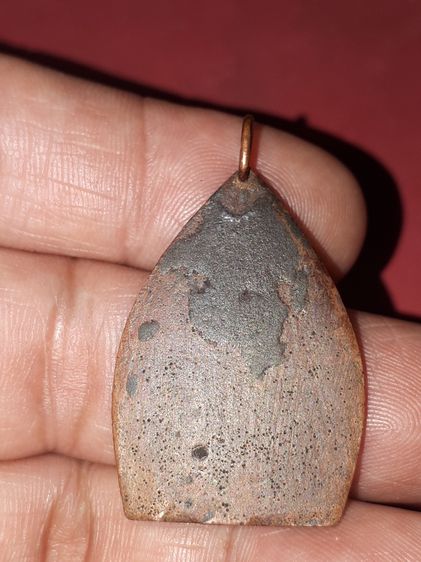 เหรียญเจ้าสัว รุ่นแรก หลวงปู่บุญ วัดกลางบางแก้ว หูเชื่อม เนื้อทองแดง หลังเรียบ ผิวเป็นรูพรุน มีน้ำหนัก เก่า เนื้อแห้ง มีคราบขี้เบ้าแข็ง ผิวเ รูปที่ 9