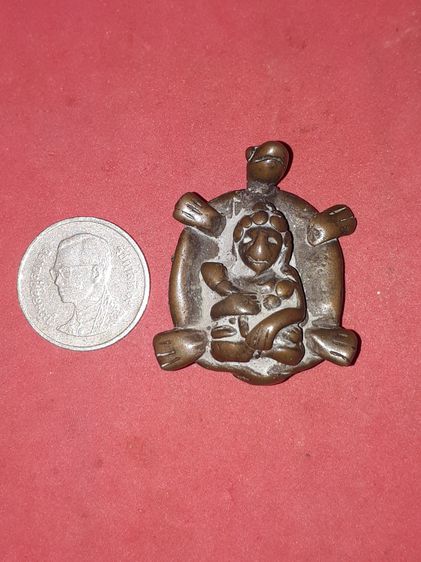 พระอุปคุตเขมร เนื้อสำริด ยุคต้น หลังเต่า เนื้อหาจัดจ้านมาก สภาพเดิม เก่ามาก แท้ หายาก  พระอุปคุตเขมร พระแห่งโชคลาภ แคล้วคลาดปลอดภัย  รูปที่ 3