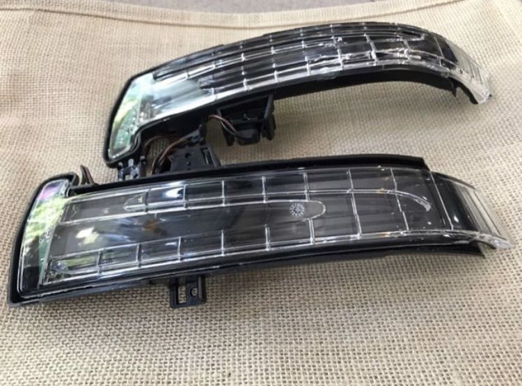 ไฟเลี้ยวกระจกข้าง Benz W176 W166 W204 W212 W209 W221 W156 W117 Side light Benz E200 E250 E220 E300 C200 S300 S350 S500 รูปที่ 3