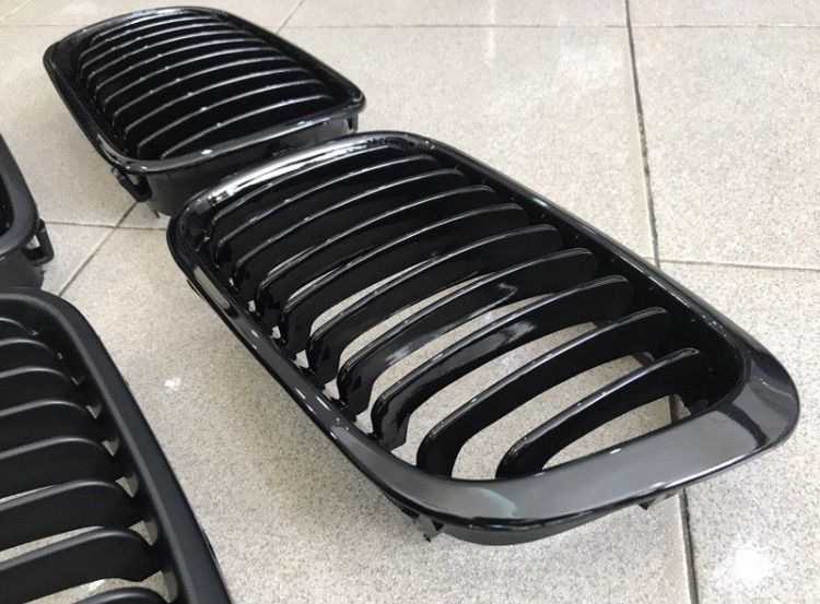 กระจังหน้า BMW E46 ไฟตก Series3 มี 2 แบบ สีดำเงา ดำด้าน ใส่ได้ทุกรุ่น 318i 318ise 323i 323ise 330i 330ise รูปที่ 2