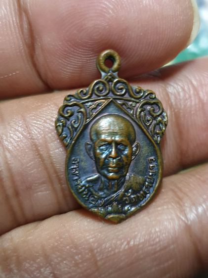 เหรียญใบจิกหลวงปู่ทวด อาจารย์นอง วัดทรายขาว จ.ปัตตานี เนื้อท องแดง รุ่นสร้างวิหาร ปี2535 รูปที่ 17