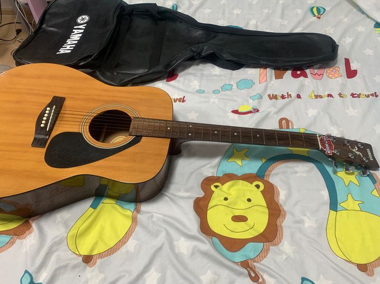 กีตาร์โปร่ง Yamaha ยามาฮ่าของแท้ ไม้ล็อตเก่า เสียงดี แถม กระเป๋าหนัง รูปที่ 4