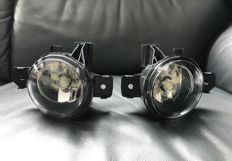 ไฟสปอร์ตไลท์ Sportlight BMW Series E81 E82 E87 E88 X1 E84 รุ่นแรก X3 E83 X5 E70 1 คู่ Valeo