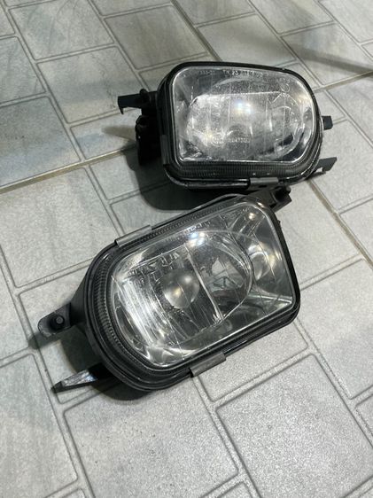 ไฟตัดหมอก Sportlight BENZ SLK R171 ไฟ clear lens ของแท้ มือสอง ยี่ห้อHELLA สภาพดี รูปที่ 2