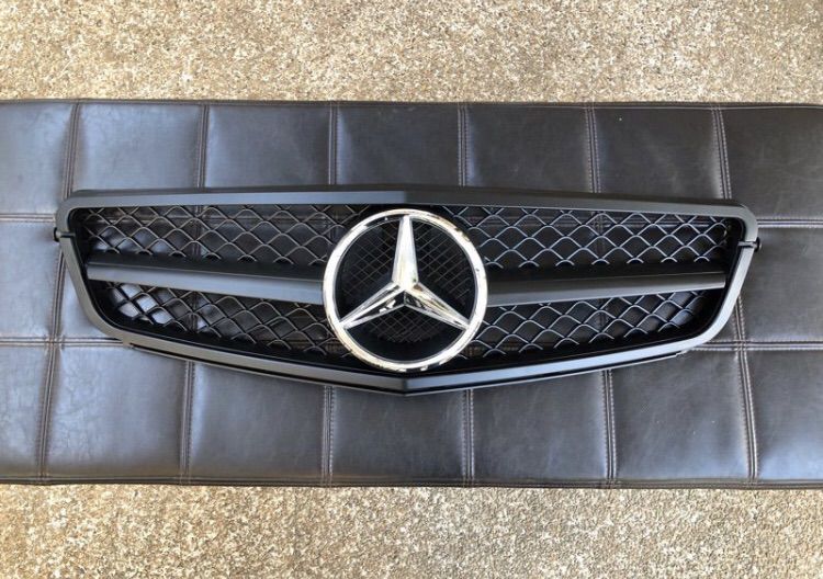 กระจังหน้า สีดำ BENZ W204 AMG กระจัง C Class C Coupe และ 4 ประตู รูปที่ 2