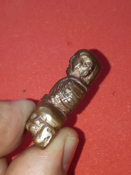 หลวงปู่ทวด วัดช้างให้ เนื้อนวะ ตอก ฉ พิมพ์ใหญ่ลอยองค์ ปี 2505 มีมวลสารเข้มข้น ผิวเดิม แห้ง เหี่ยว เป็นธรรมชาติ ตัดชิดขอบ สภาพสวย สมบูรณ์ เก่ รูปที่ 4