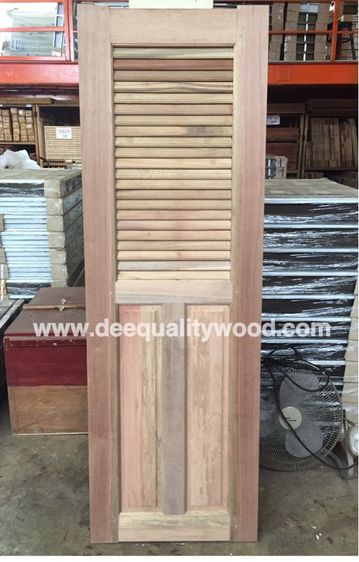 ประตู70x200 ไม้เนื้อแข็ง แบบเกล็ดไม้ครึ่งบาน