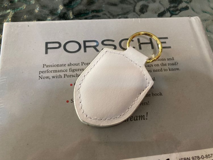 พวงกุญแจ Porsche , ฝาล้อ Porsche Boxster Panamera Cayman Cayenne และ รองเท้าผ้าใบ Porsche 911 Turbo Puma รูปที่ 4