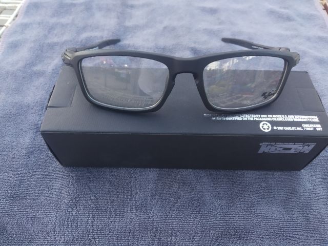 กรอบแว่นตา Oakley รุ่นแบทแมน ขาสีดำ รูปที่ 2