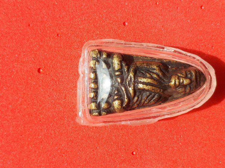 พระหลวงพ่อทวด หลังเตารีด พิมพ์เล็กหน้าอาปาเช่แข้งขีด วัดช้างให้ เนื้อเหลือง ปี 2505 ผิวเดิมๆ แห้ง เหี่ยว เป็นธรรมชาติ สภาพสวย สมบูรณ์ สภาพเด รูปที่ 7