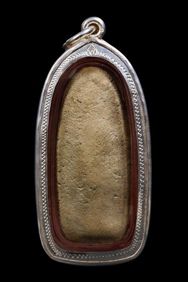 พระกรุเก่าเลี่ยมเงินสั่งทำไม่เคยใช้ รูปที่ 2