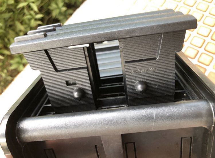 Benz R129 ช่องเก็บ Tape Cassette 7 ช่อง พร้อมชุดจุดบุหรี่ ฝาปิดเขี่ยบุหรี่คอนโซนหน้า แท้ มือสอง สภาพดี รูปที่ 9