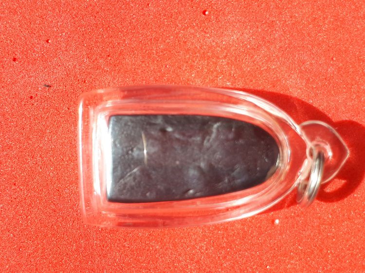 หลวงปู่ทวด หลังเตารีด ปี 2505 พิมพ์กลาง เนื้อเมฆพัตร วัดช้างให้ ปัตตานี พระถูกพิมพ์ หลังอย่างสวย พระหนา ล้ำ มีรอยแต่งตะไบข้าง และตะไบข้างตบอ รูปที่ 6