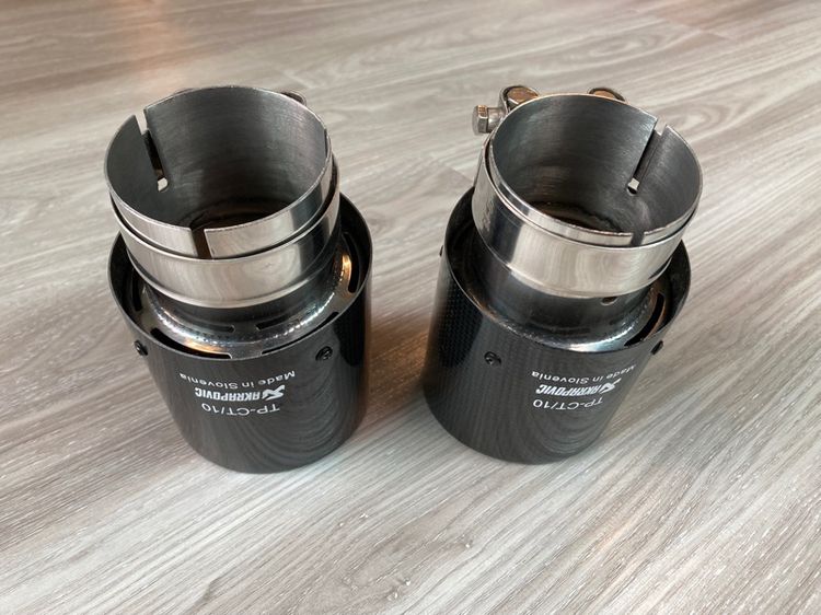 ปลายท่อไอเสีย ท่อคู่ AKRAPOVIC Stainless Carbon Kevlarแท้  รุ่นปลายปิด  รูปที่ 5