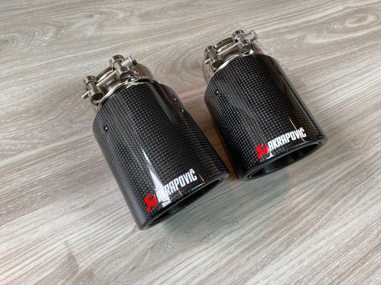 ปลายท่อไอเสีย ท่อคู่ AKRAPOVIC Stainless Carbon Kevlarแท้  รุ่นปลายปิด  รูปที่ 7