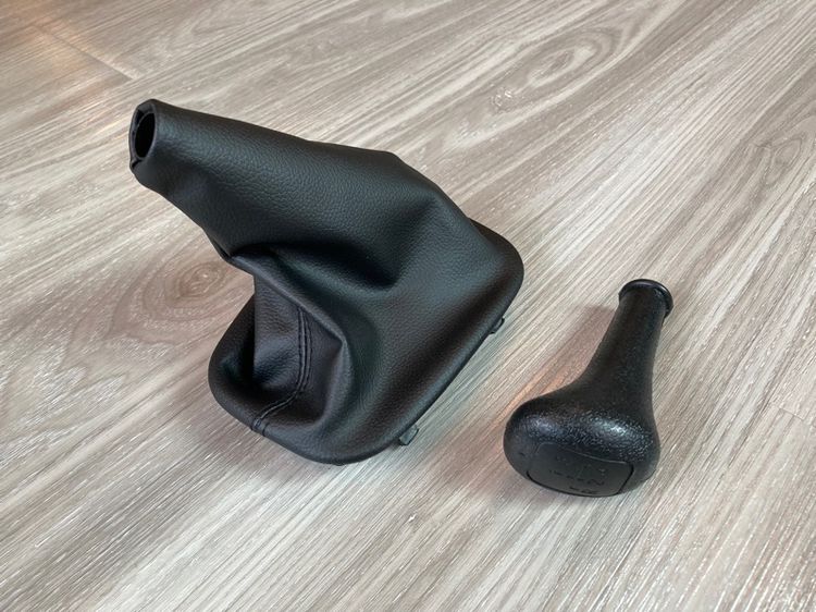 หัวเกียร์ยาง เกียร์ธรรมดา Benz ปลอกหนัง 4 และ 5 Speed สำหรับ เบนซ์ W201 W124 W202 W126