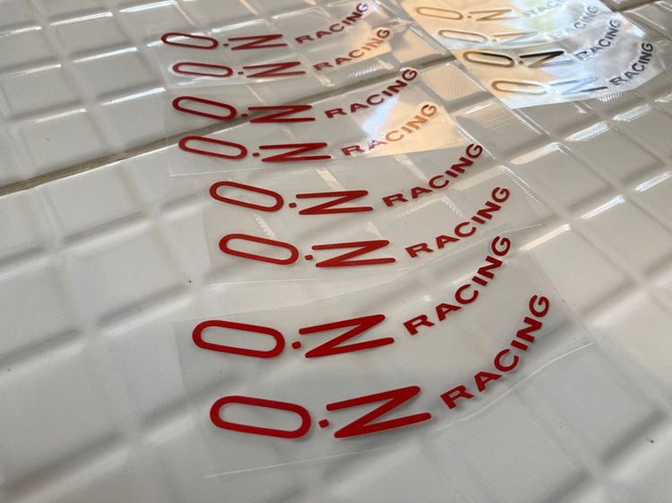 ชุดแต่ง สติ๊กเกอร์ ล้อ OZ มีสีดำ และ สีแดง ตัวอักษรแยกกันเป็นชิ้น รูปที่ 1
